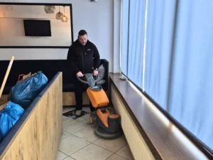 Maszynowe mycie posadzek w Warszawie – realizacja 17