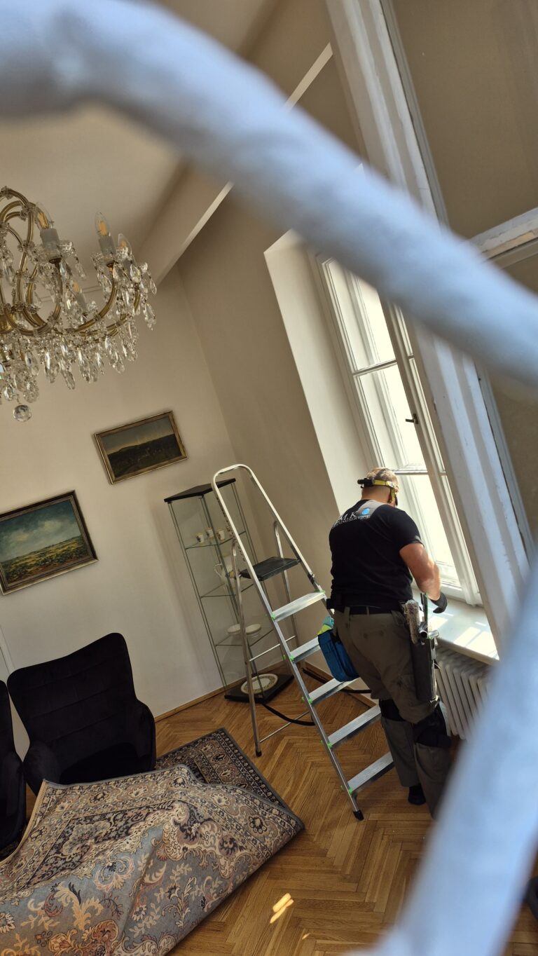 R.M.K Cleaning Service – profesjonalne mycie okien w rezydencji Ambasadora Republiki Słowackiej w Warszawie.
